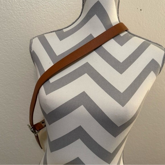 Betsey Johnson Jeweled Heart Buckle Cognac Brown Faux Leather Belt XL - Picture 4 of 13